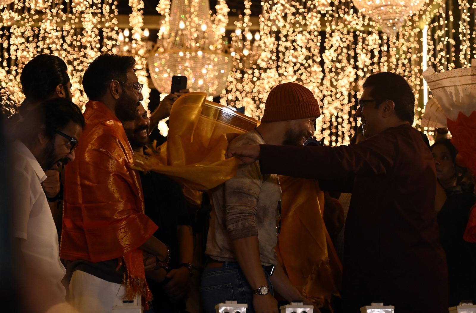 The cast of Singham Again arrived at MNS supremo Raj Thackeray's residence for Diwali celebrations. (Pic/Ashish Raje)