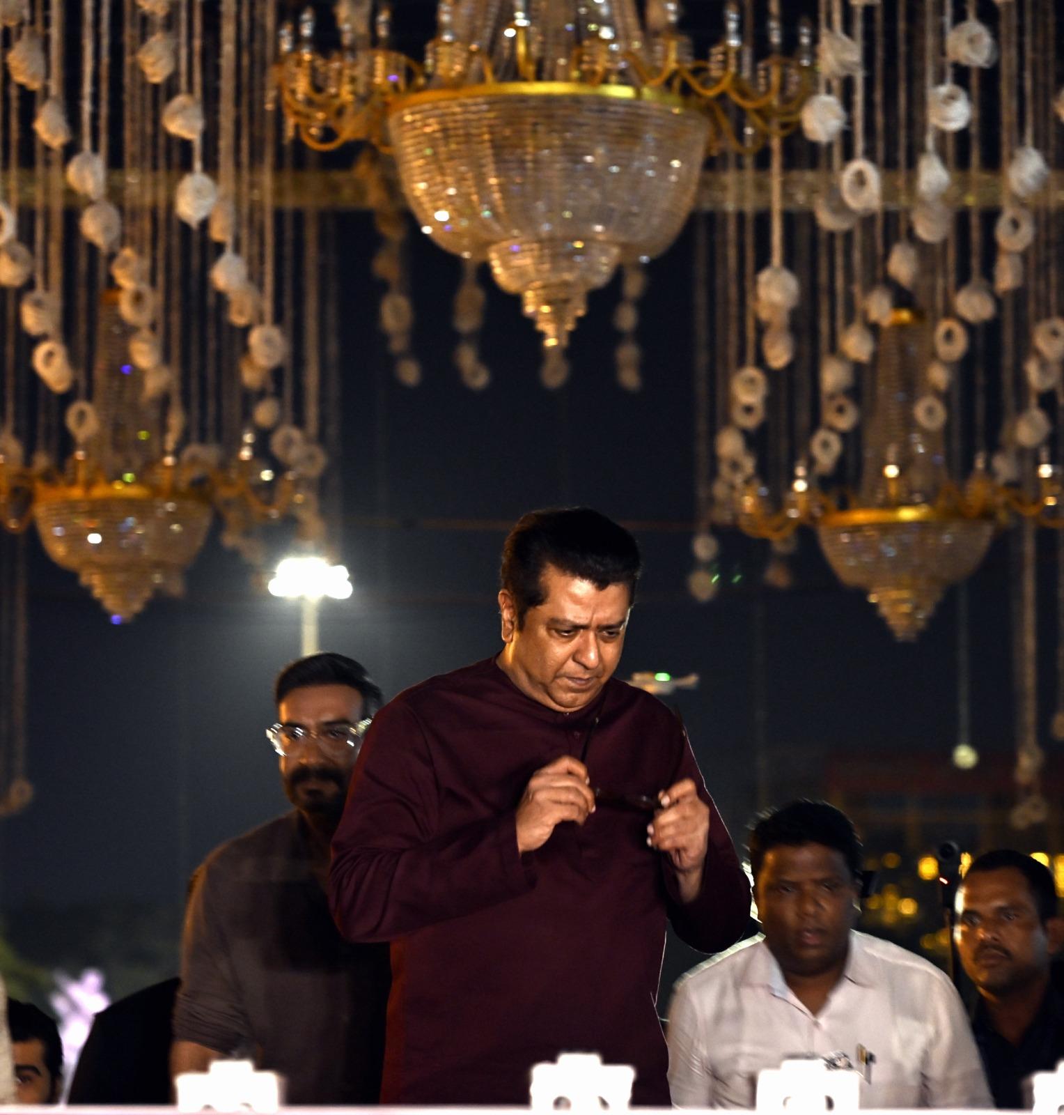 It was indeed a star-studded affair as Mumbai lights up to celebrate Diwali.  (Pic/Ashish Raje)