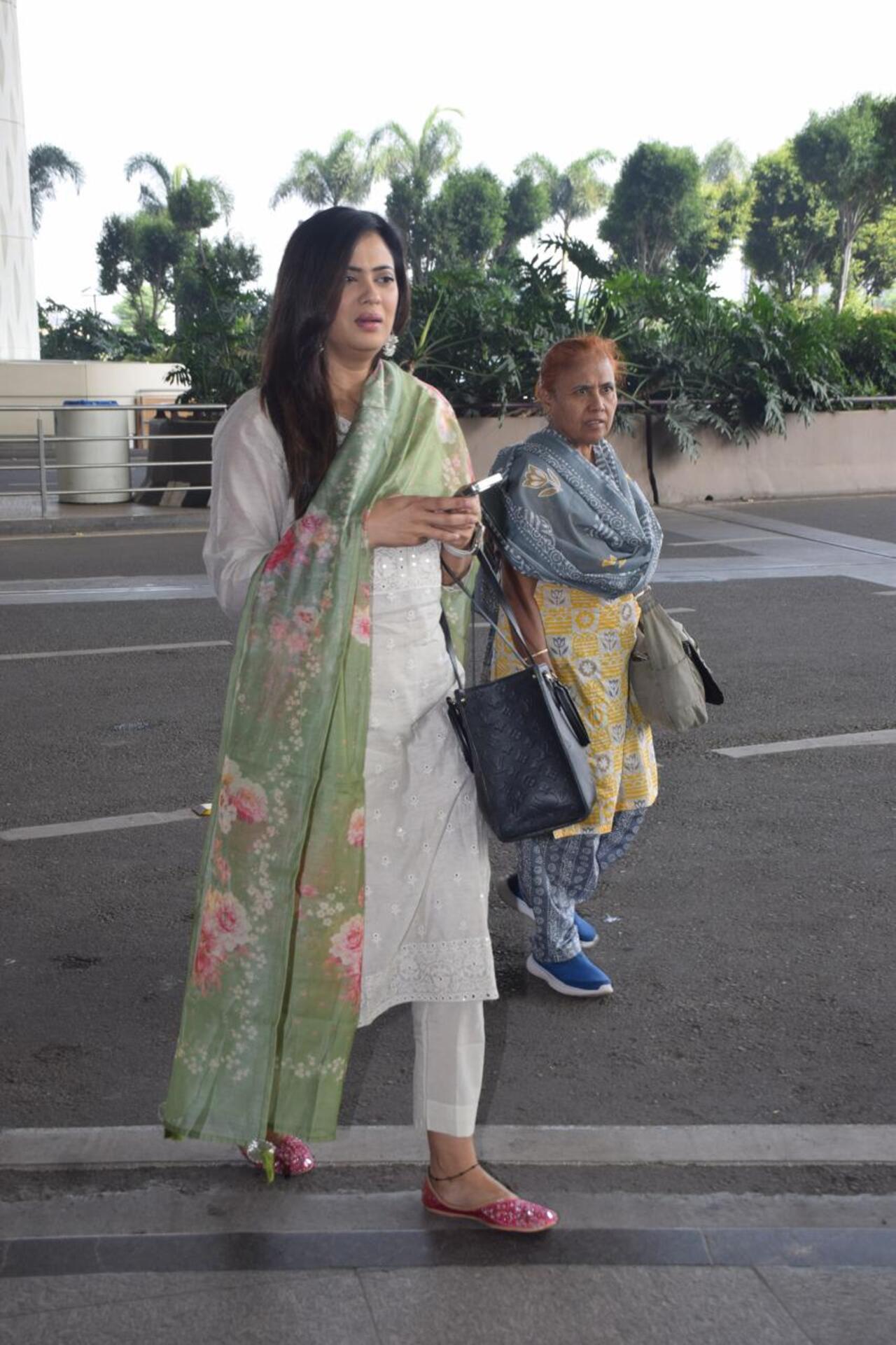 Shweta Tiwari was spotted in a green and cream-coloured salwar kurta at the airport