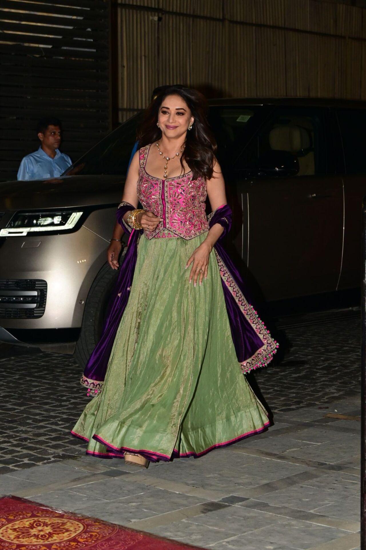 <p>Madhuri Dixit looked stunning for the song launch of Ame Je Tomar 3.0</p>