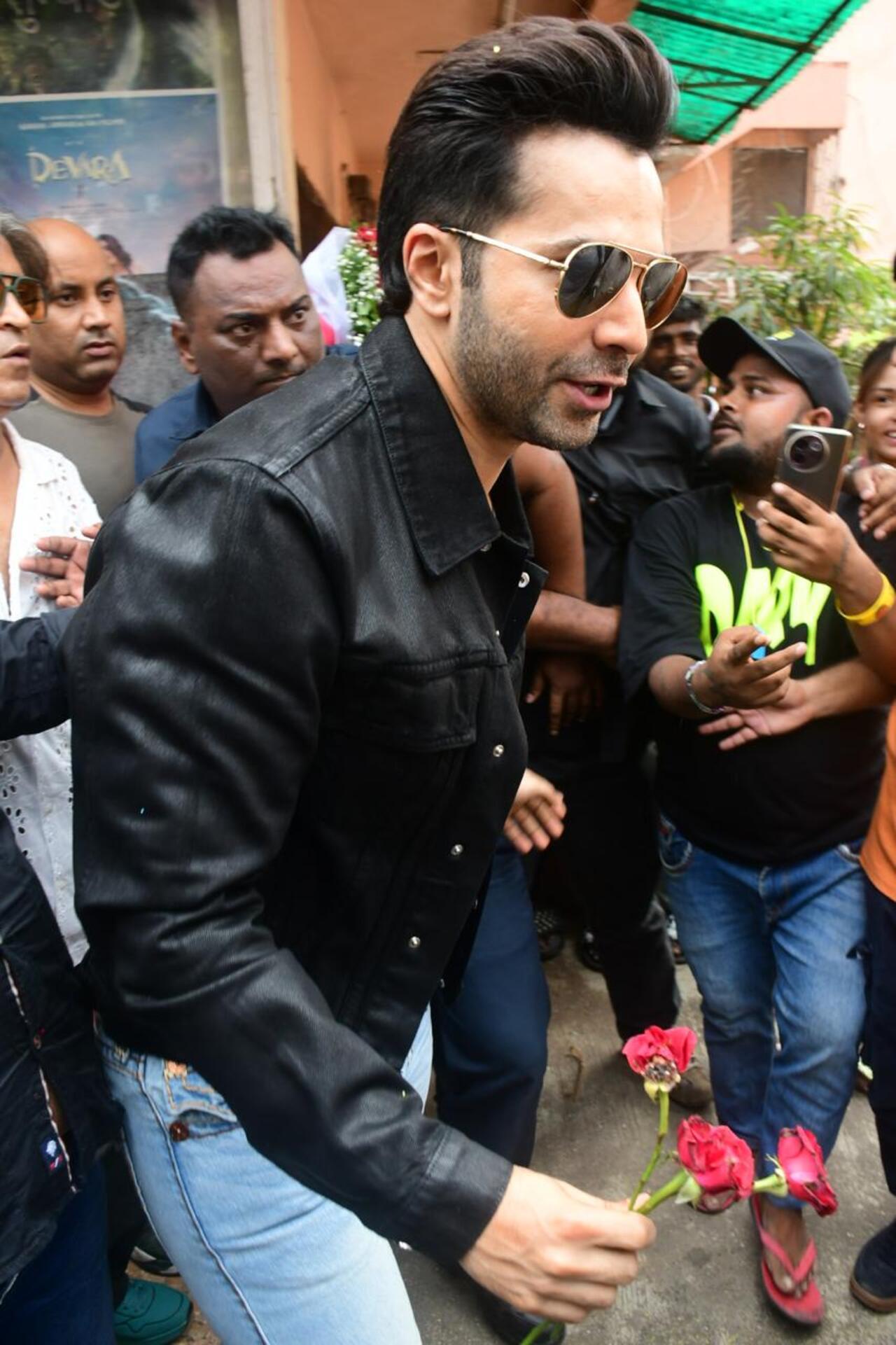<p>Varun Dhawan was spotted in the city promoting his upcoming web series `Citadel: Honey Bunny`</p>