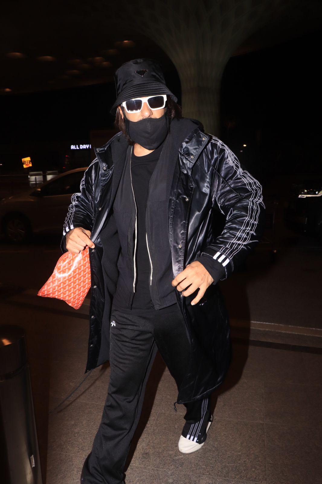 <p>Ranveer Singh never disappoints with his look. His recent airport spotting proved that he can slay in every outfit</p>