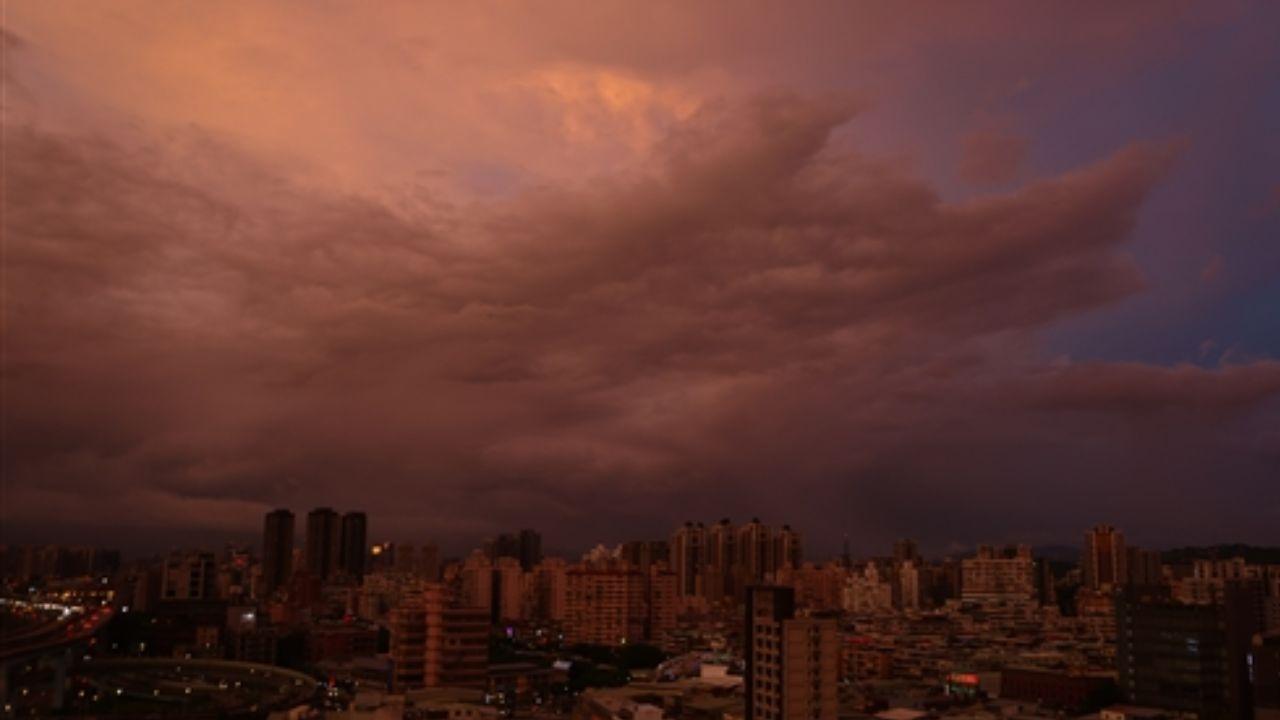 IN PHOTOS: Typhoon Krathon hits Taiwan, causes landfall