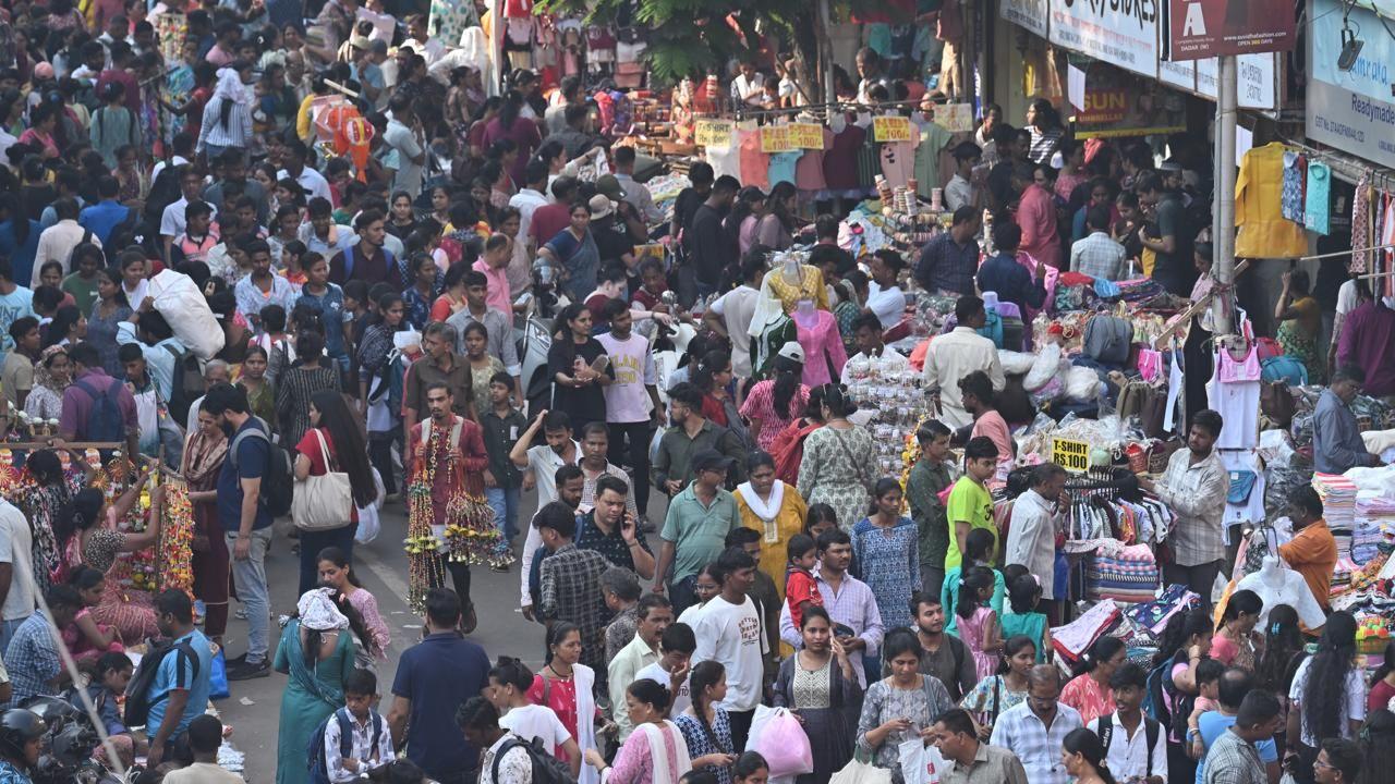 Every year for every festival, Mumbai’s Dadar market sees an influx of shoppers as crowds swell for last-minute festive purchases