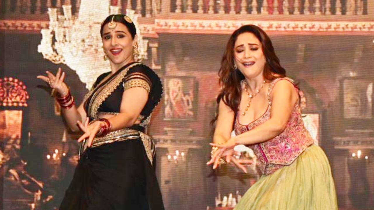 Vidya Balan and Madhuri Dixit stunned all as they performed live to Bhool Bhulaiyaa 3 song 'Ami Je Tomar 3.0' on Friday at the Royal Opera House in Mumbai. Read More