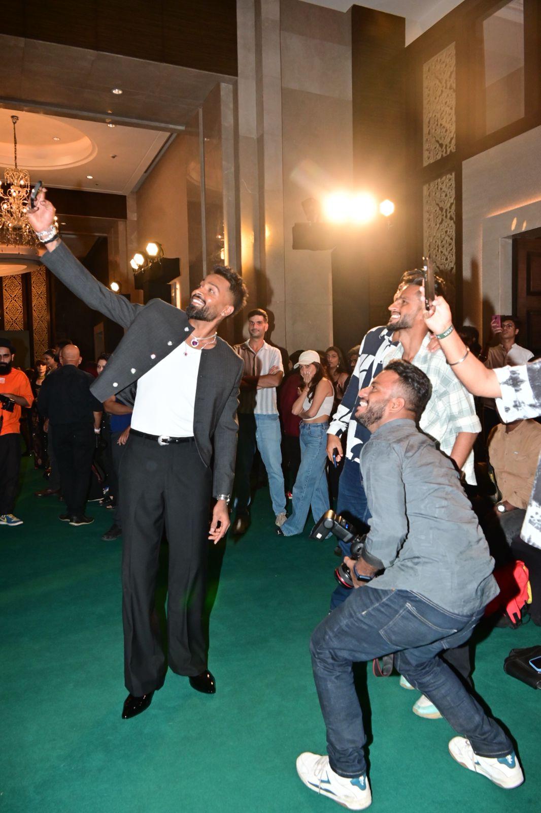 Hardik Pandya had some great fun with the Mumbai paparazzi at the event