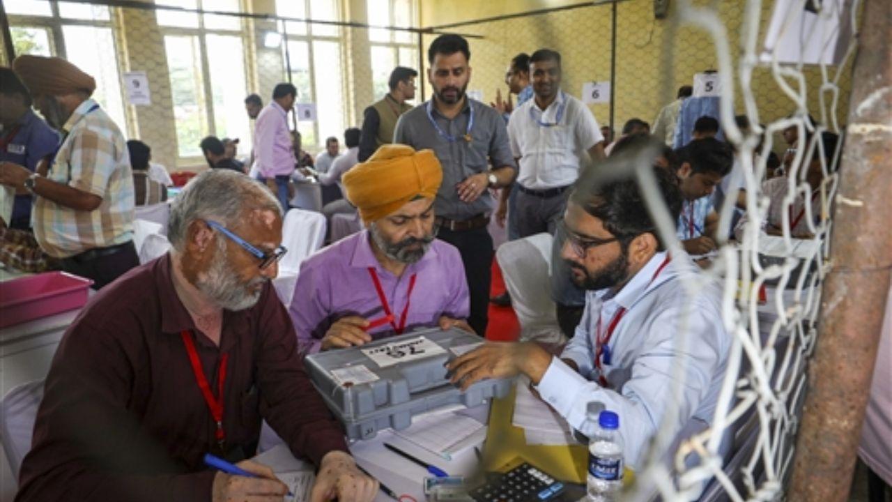 In Jammu and Kashmir, the National Conference (NC)-Congress alliance is leading in 47 of the 90 seats, with 39 seats for NC and eight for Congress, suggesting a clear path to a majority.