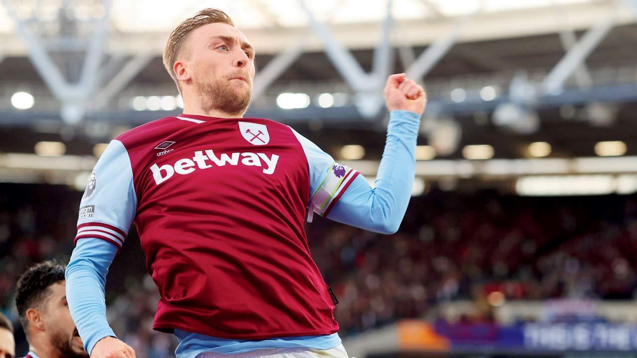 Man Utd lose 1-2 to West Ham; Chelsea win