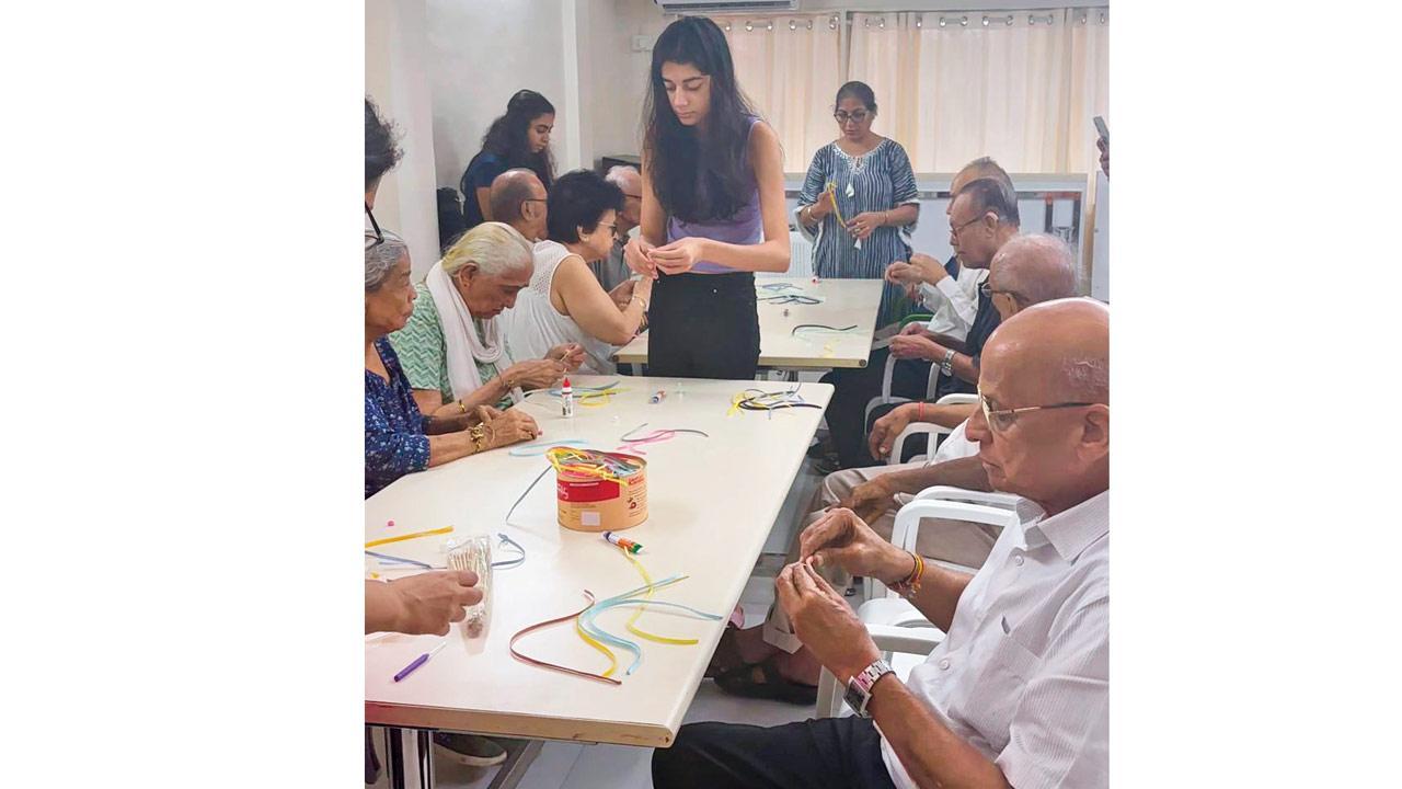 This Mumbai-based teenager is teaching art to senior citizens