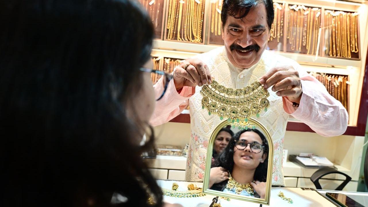 In parts of India, buying gold and silver on Dhanteras is considered highly auspicious. Many believe that purchasing these precious metals brings good fortune and prosperity to their homes