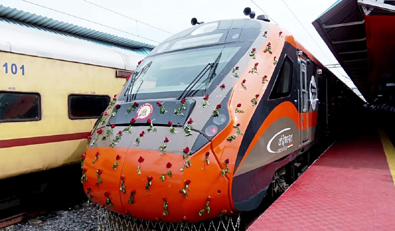 Earlier, the PM was scheduled to flag off the trains from Tatanagar but his chopper could not take off due to poor visibility and inclement weather conditions