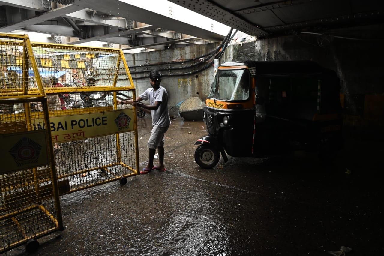 A high tide of about 3.54 metres is expected to hit Mumbai at 10.02 pm today, stated Brihanmumbai Municipal Corporation (BMC)