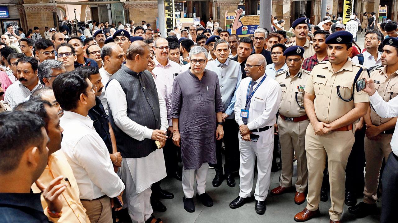 Railway Minister Ashwini Vaishnav at Chhatrapati Shivaji Maharaj Terminus. Pic/Sayyed Sameer Abedi