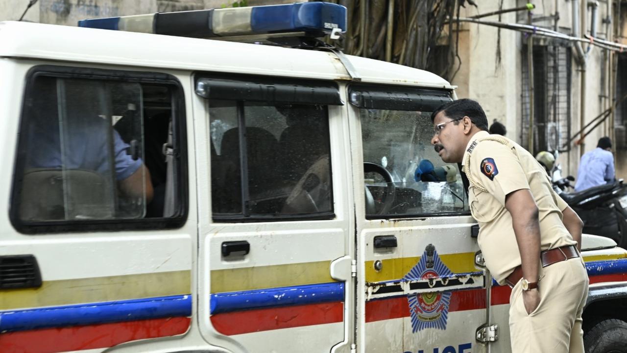 Brihanmumbai Electric Supply and Transport (BEST) Undertaking is the transport wing of Mumbai civic body BMC