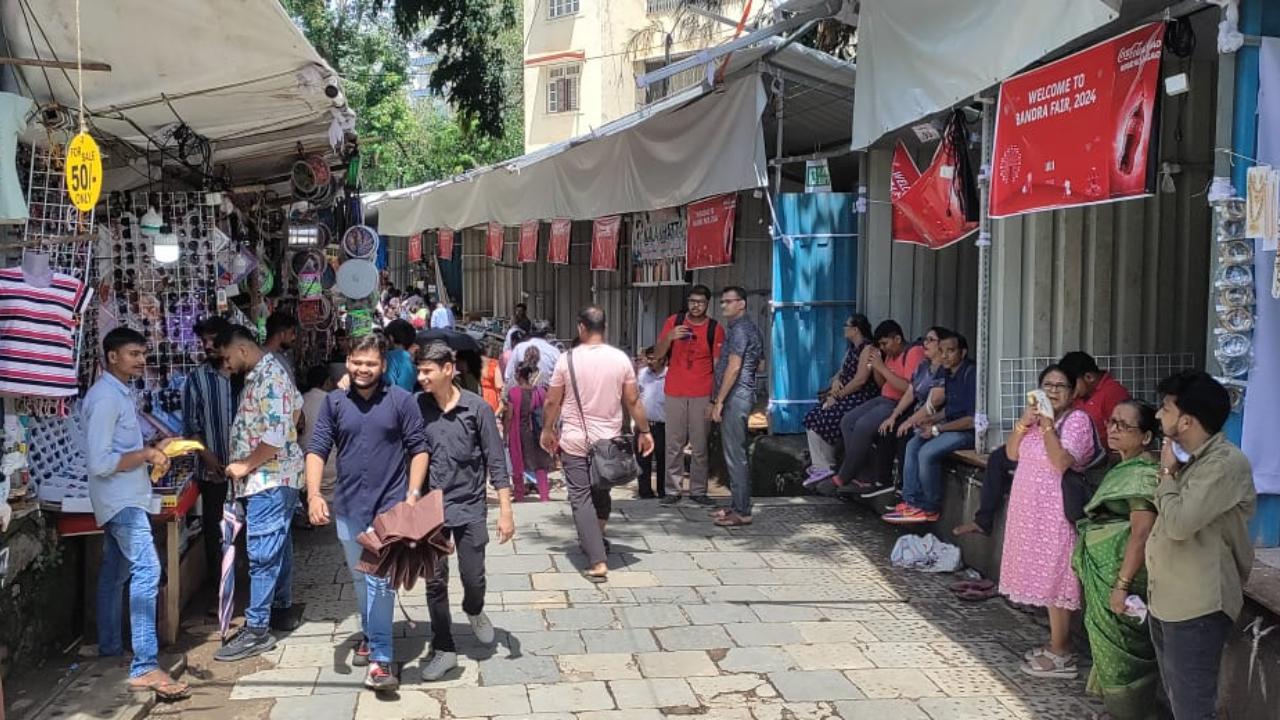 Even as the sun was shining bright and making the weather hot, people were enjoying the fair in between short breaks of wiping the sweat from their foreheads.