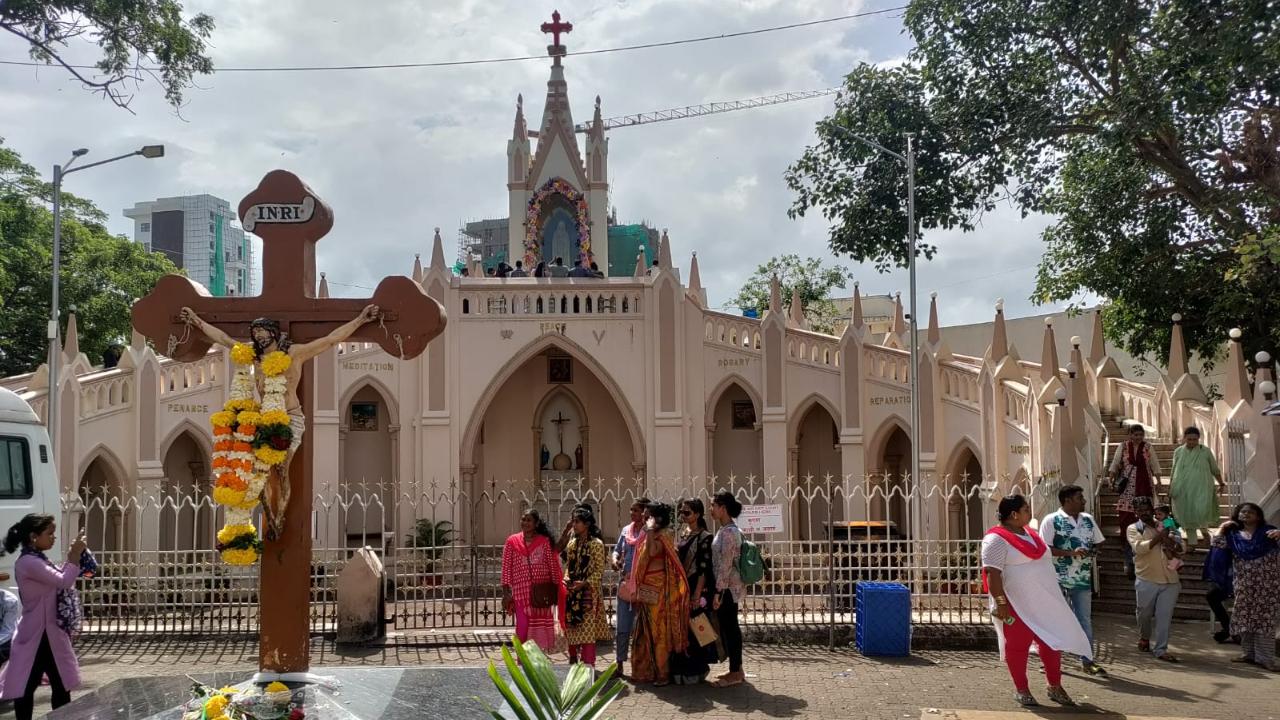 Ever since then, there have been many devotees that have been visiting Mount Mary, and were known to come in bullock carts till the foot of the hill. It was not only the bullock carts but also others who came by boat across the Mahim Creek to pay their respects.