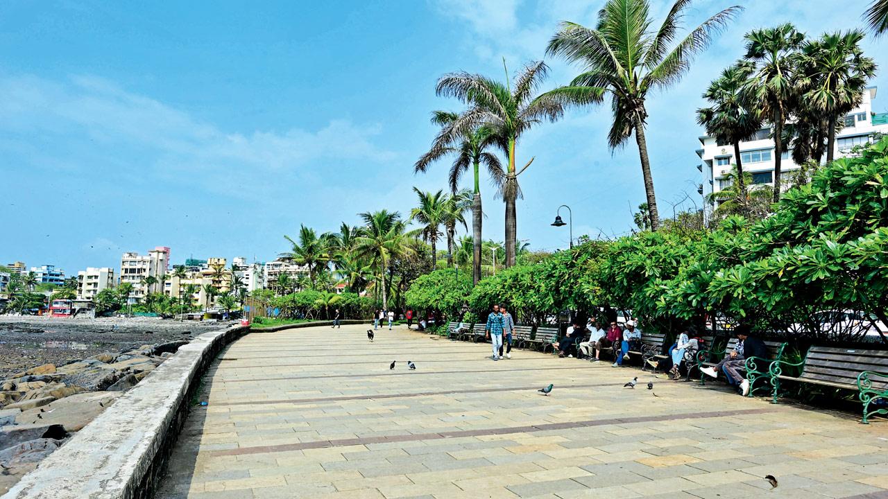 The Bandstand promenade in Bandra West, where the incident occurred, on Thursday morning. Pics/Shadab Khan