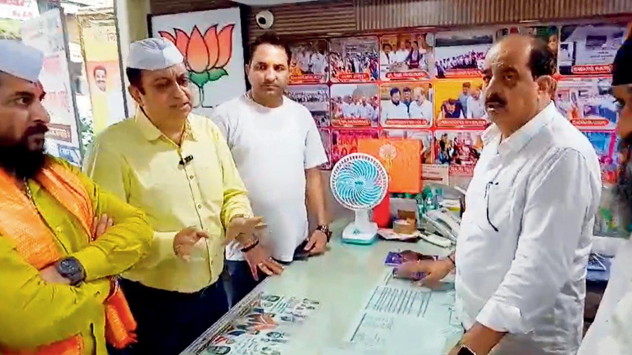 Citizens collecting donations from Ulhasnagar BJP MLA Kumar Ailani 