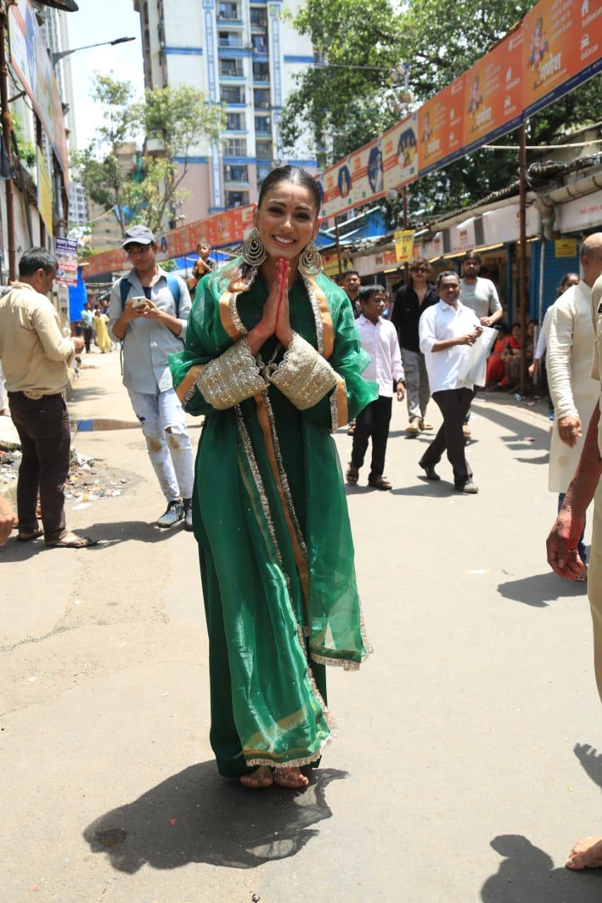 Makbul looked stunning in ethnic wear. She opted for an all-green outfit and tied her hair back for her look during the visit