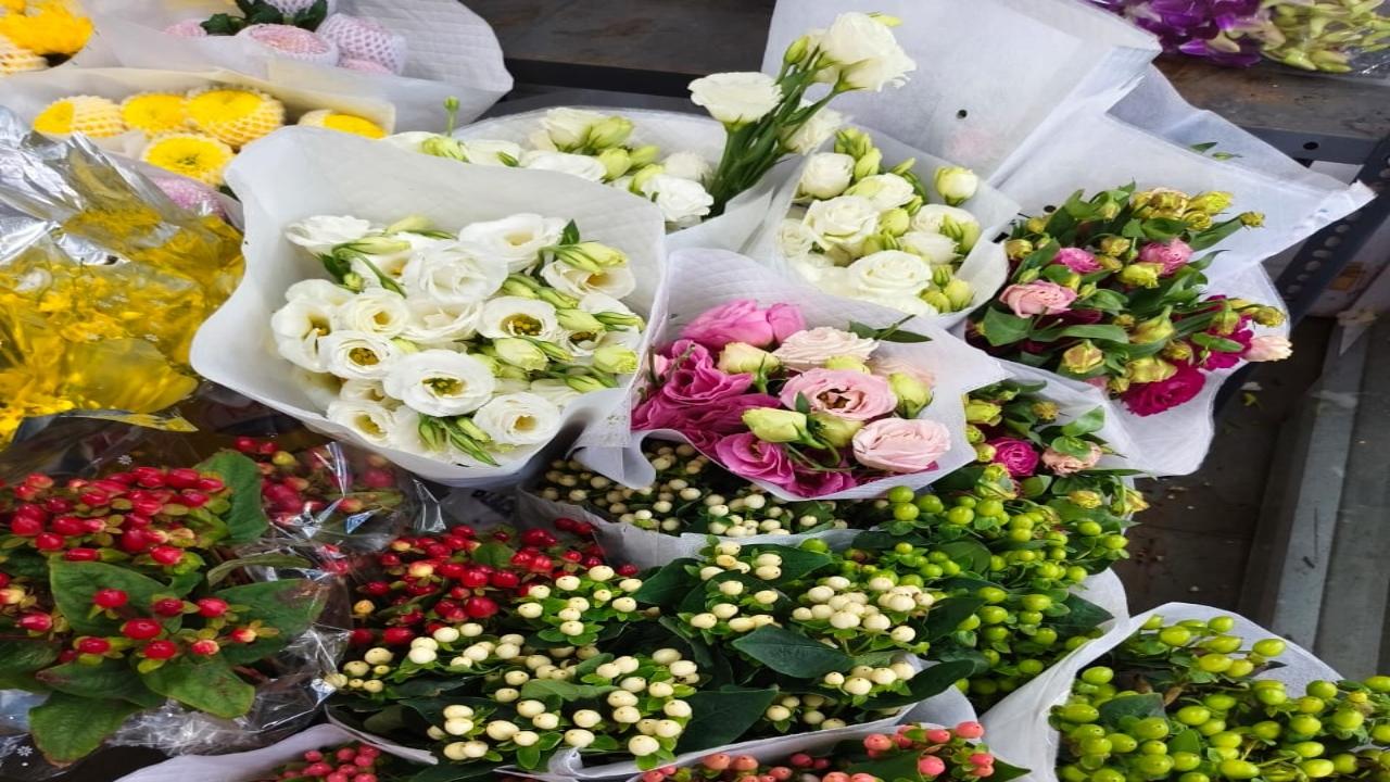 Apart from decorating the idol, devotees are using the unique flowers to create colourful rangolis outside their homes to welcome the guests 