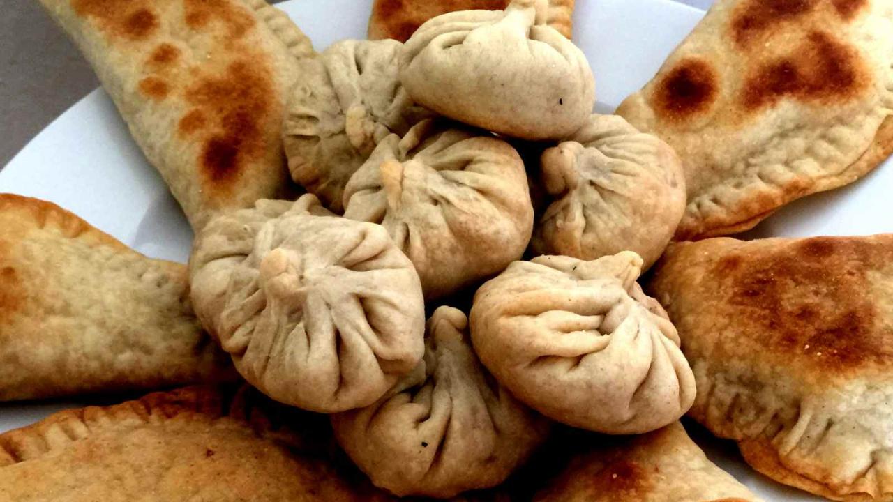 While the sweet dishes are popular, they also make different kinds of savoury dishes. Savoury dishes also play a significant role in the festivities. Khatkhatem is a mixed vegetable stew simmered with coconut and spices, offering a hearty and tangy contrast to the sweets. Moong Gathi is a dish made with sprouted moong beans, flavoured with coconut and spices, and provides a nutritious and flavourful option.