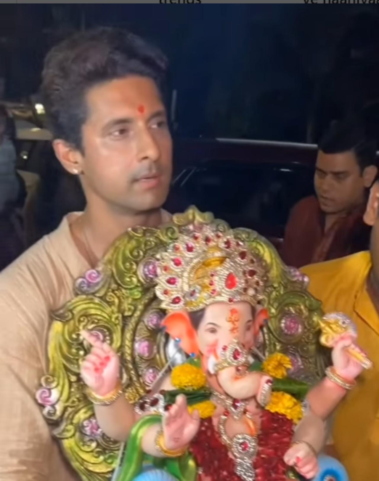 Ravi Dubey also welcomed Ganpati Bappa for only one and half day