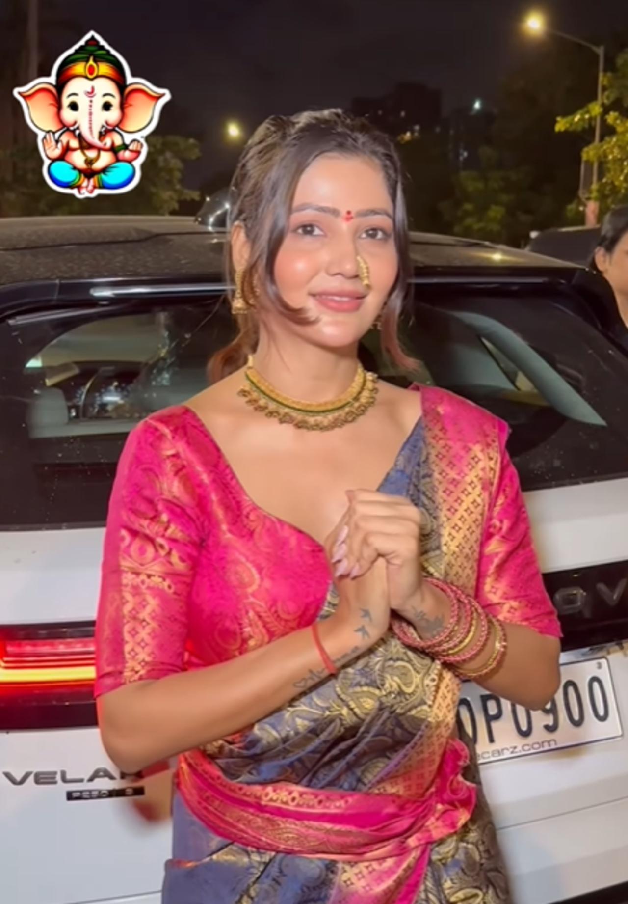 She did Visarjan last night. Dressed in a nauvari saree, Soniya looked stunning