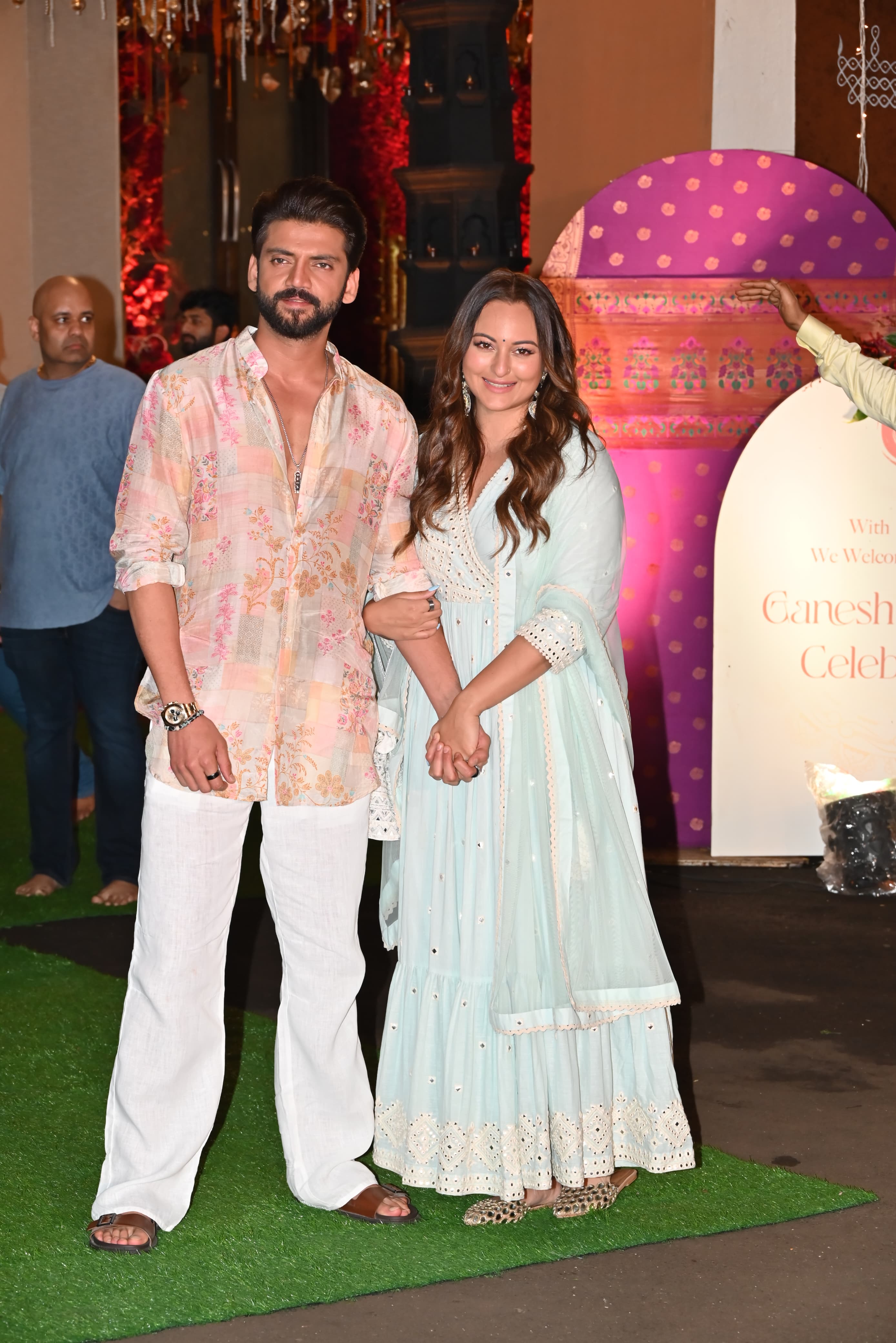 The newlywed couple, Sonakshi Sinha & Zaheer Iqbal, were all smiles as they arrived at Eknath Shinde's Ganeshotsav