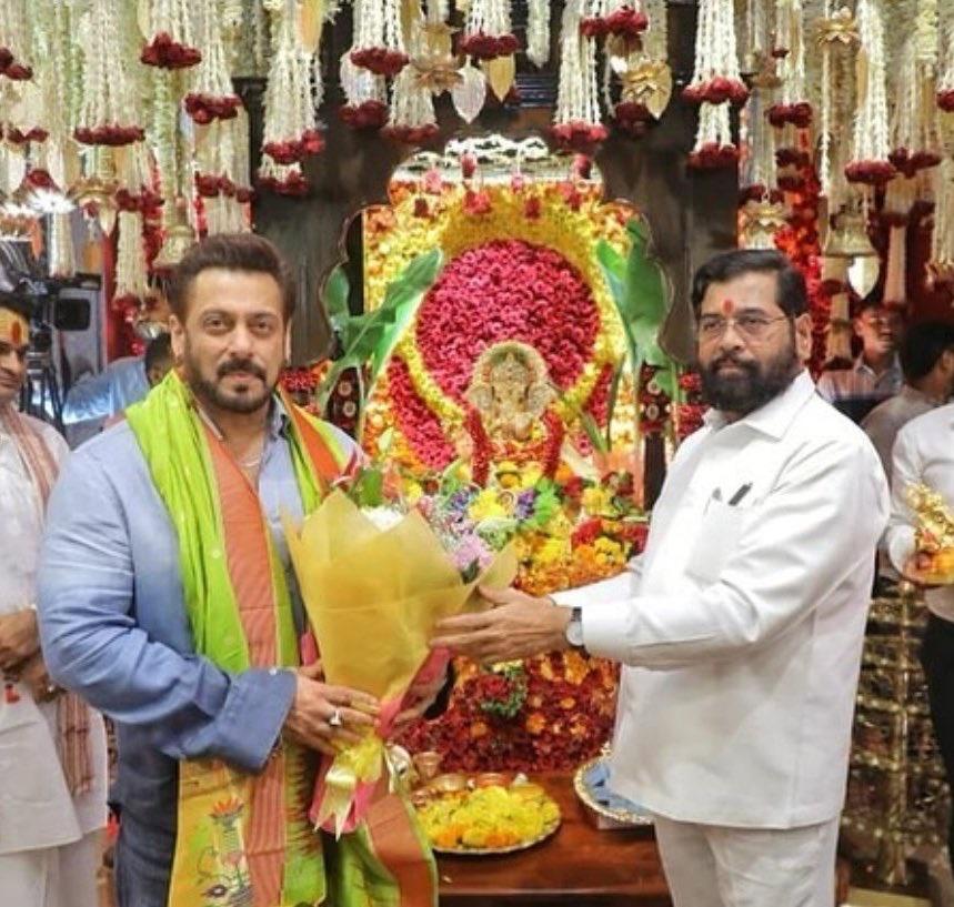 Eknath Shinde honoured Salman Khan with dupatta & bouquet as bhaijaan reached the CM's Ganpati celebration