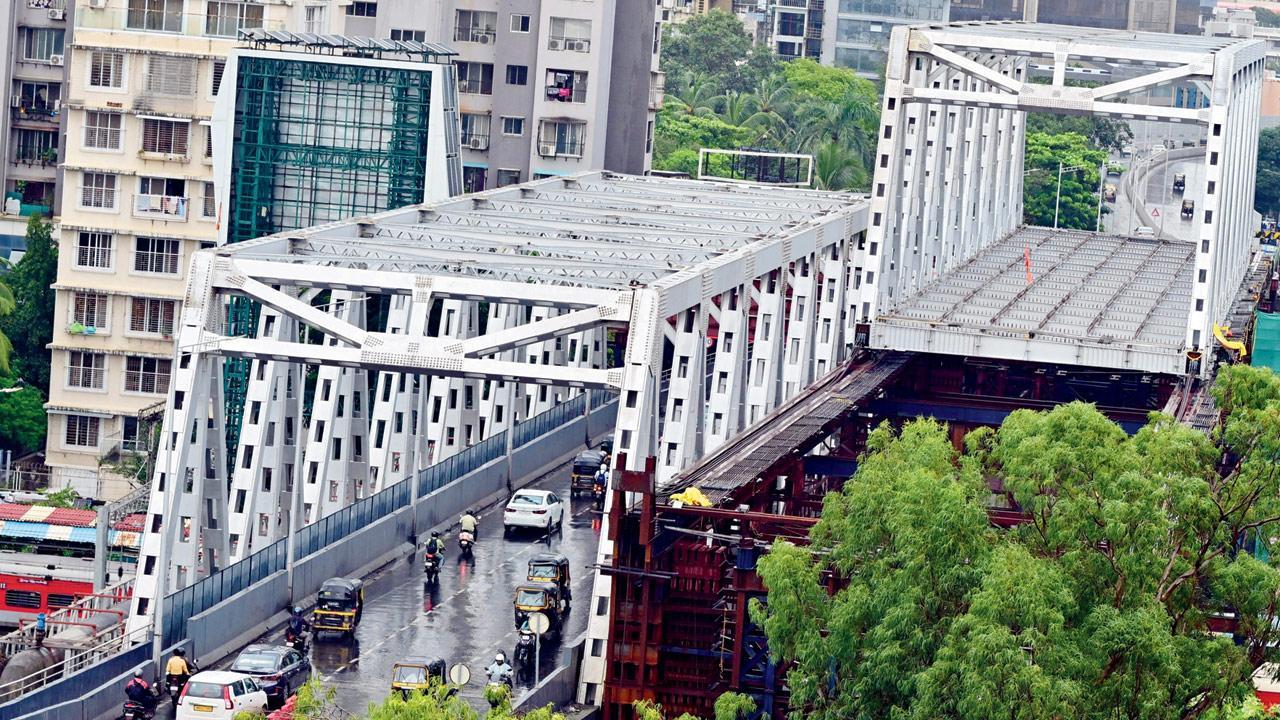Mumbai: Second Gokhale bridge girder moves closer to completion
