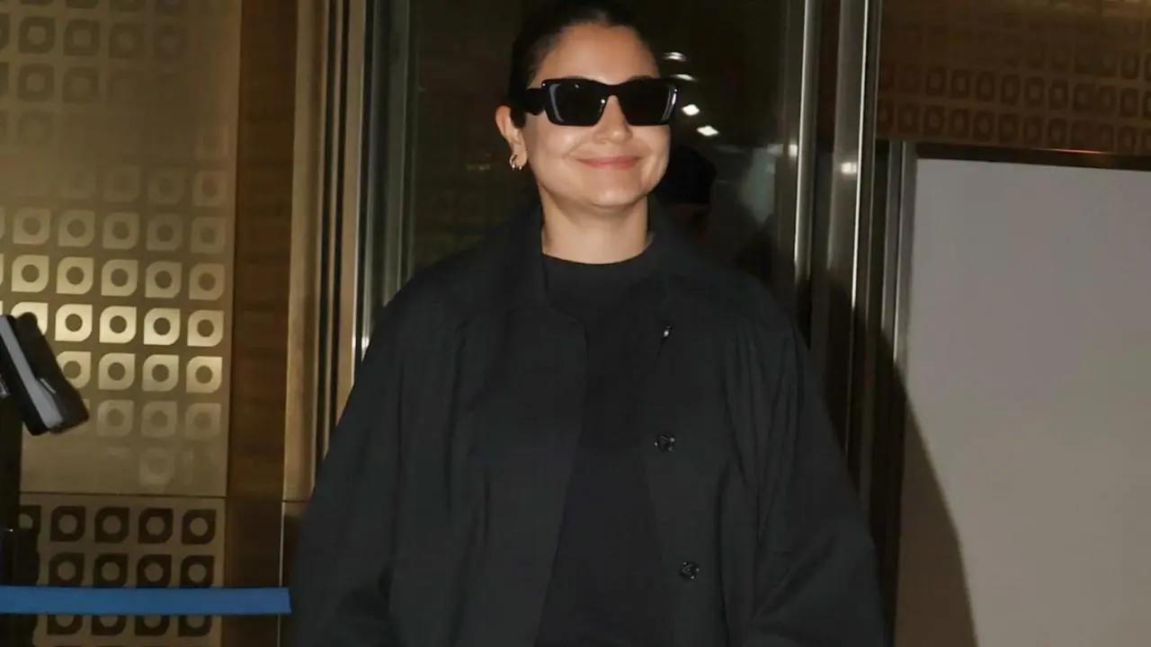Anushka Sharma returns to Mumbai for first time after delivering her second baby to attend THIS event. Read more