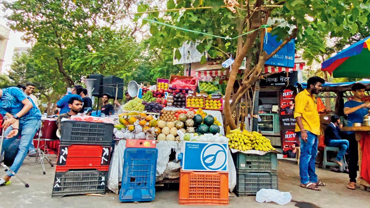 Hawkers at St John Baptist Road junction, Bandra, on March 9. Pic/Shadab Khan