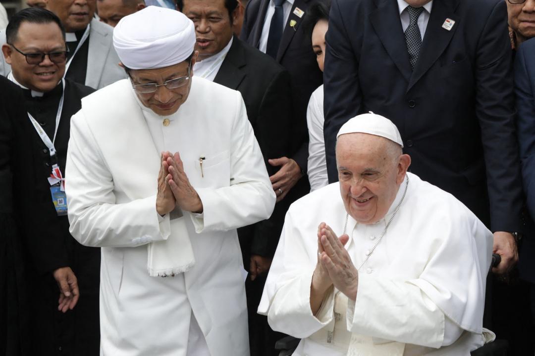 Pope Francis, imam of Southeast Asia's largest mosque make joint call for peace