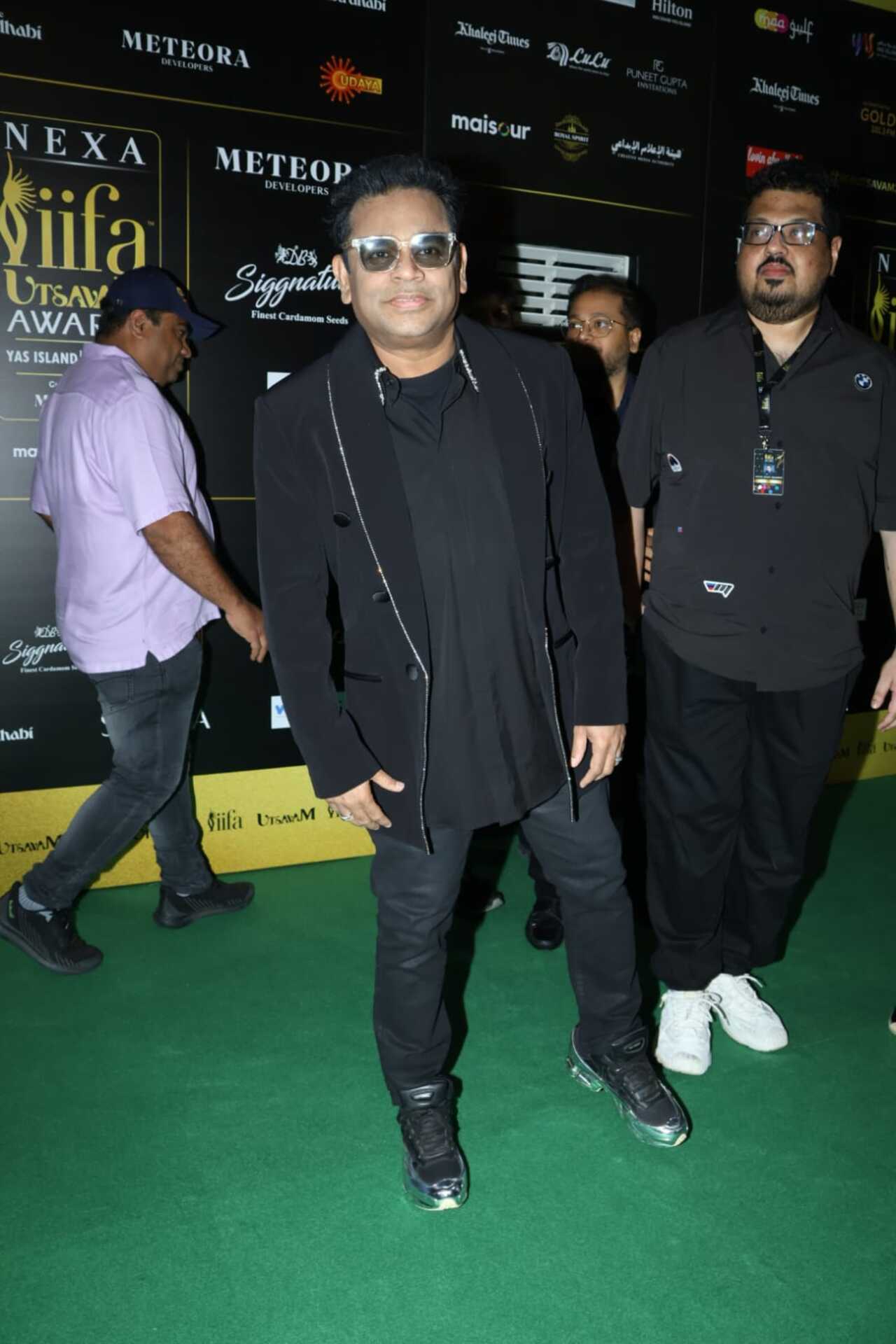 Music maverick AR Rahman did a quick pose for the paparazzi on the green carpet. 