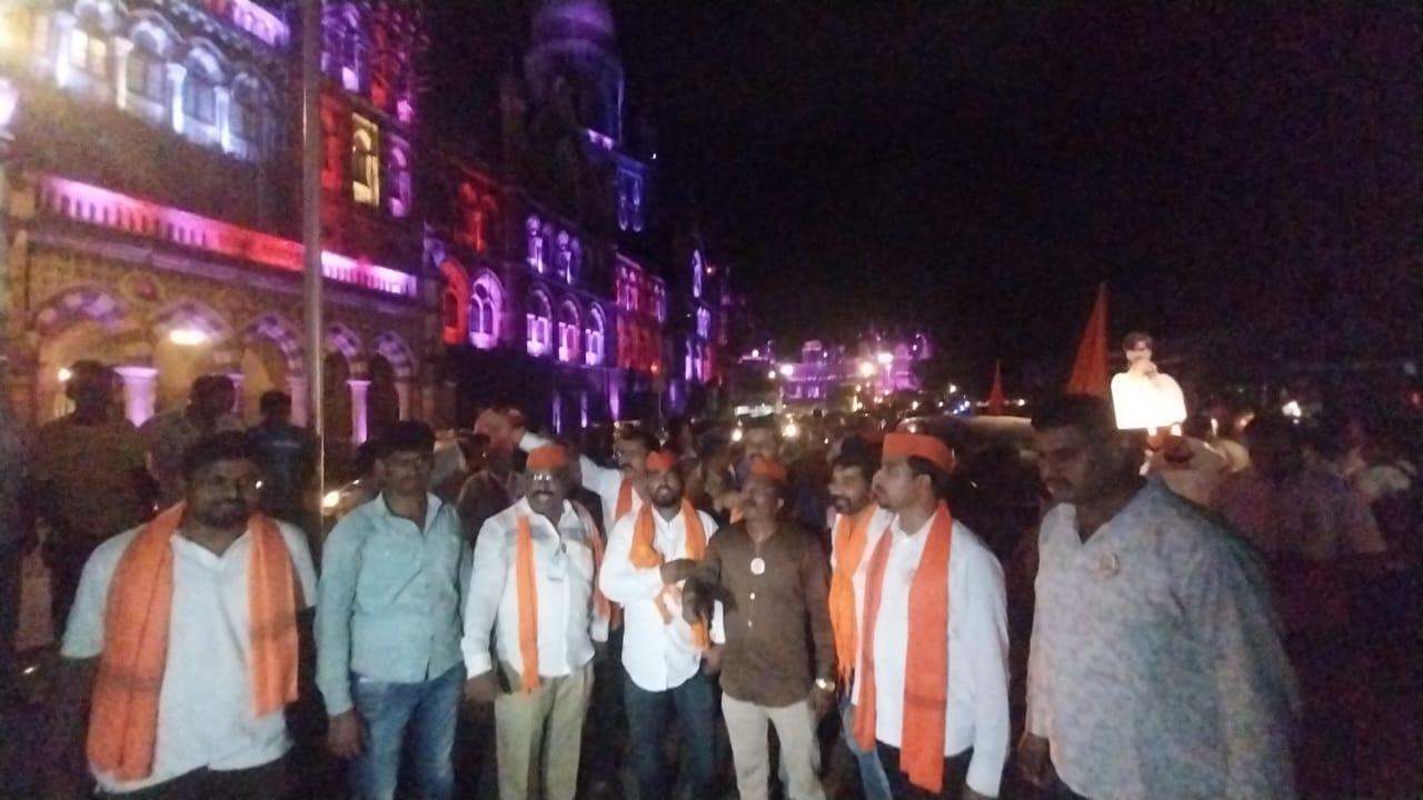 Hundreds of Maratha activists took out a two-wheeler rally, passing through the protest site of Hake in Wadigodri village and raising slogans, promptly countered by members of OBC communities