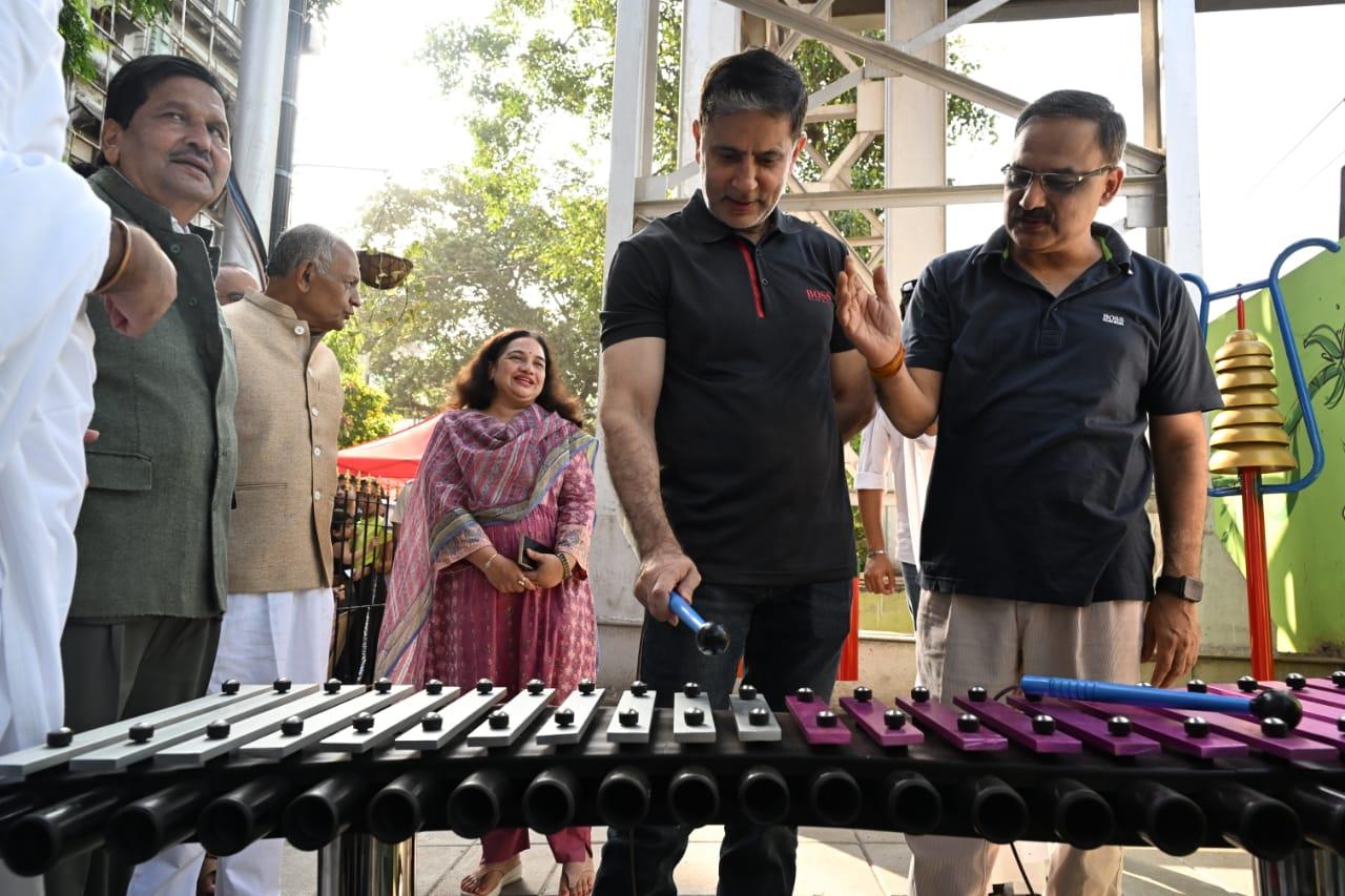 The games have been organised to take a break from the monotony of everyday life and to allow Mumbaikars to rewind in the morning, Shrimad Rajchandra Mission said