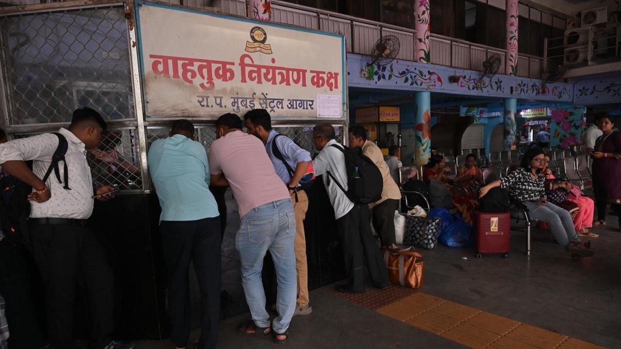 IN PHOTOS: MSRTC employees end strike ahead of Ganesh festival rush