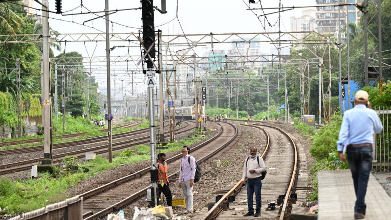 Similarly, all the Virar/Dahanu slow line trains will operate on the fast line from Andheri, and these trains will halt at Platform No 7 of Goregaon station