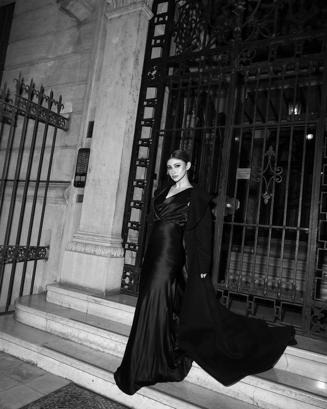 This look from Mouni could be a perfect hit if you're thinking of getting inspiration and replicating it for any glamorous night you're planning to attend.