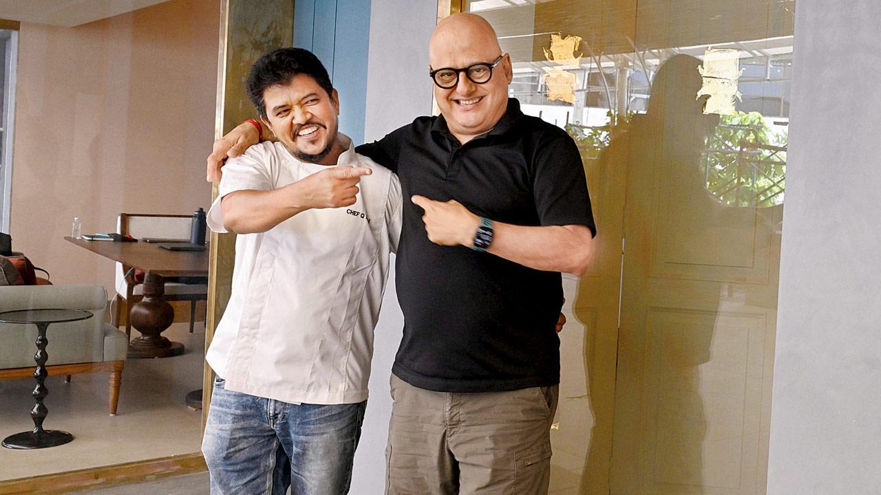Mukhtar Qureshi (left) and Rahul Akerkar at Waarsa, NCPA. Pics/Atul Kamble