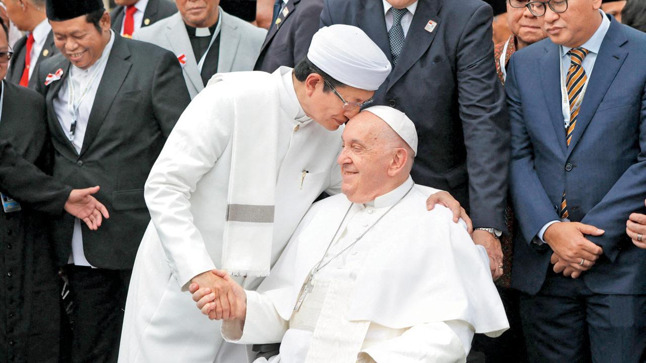 Grand imam, Pope make joint call to fight violence
