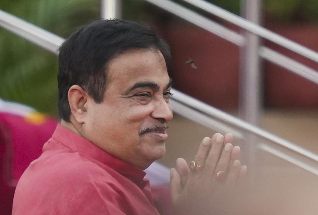 Nitin Gadkari says he was offered support for Prime Minister's post, but he declined