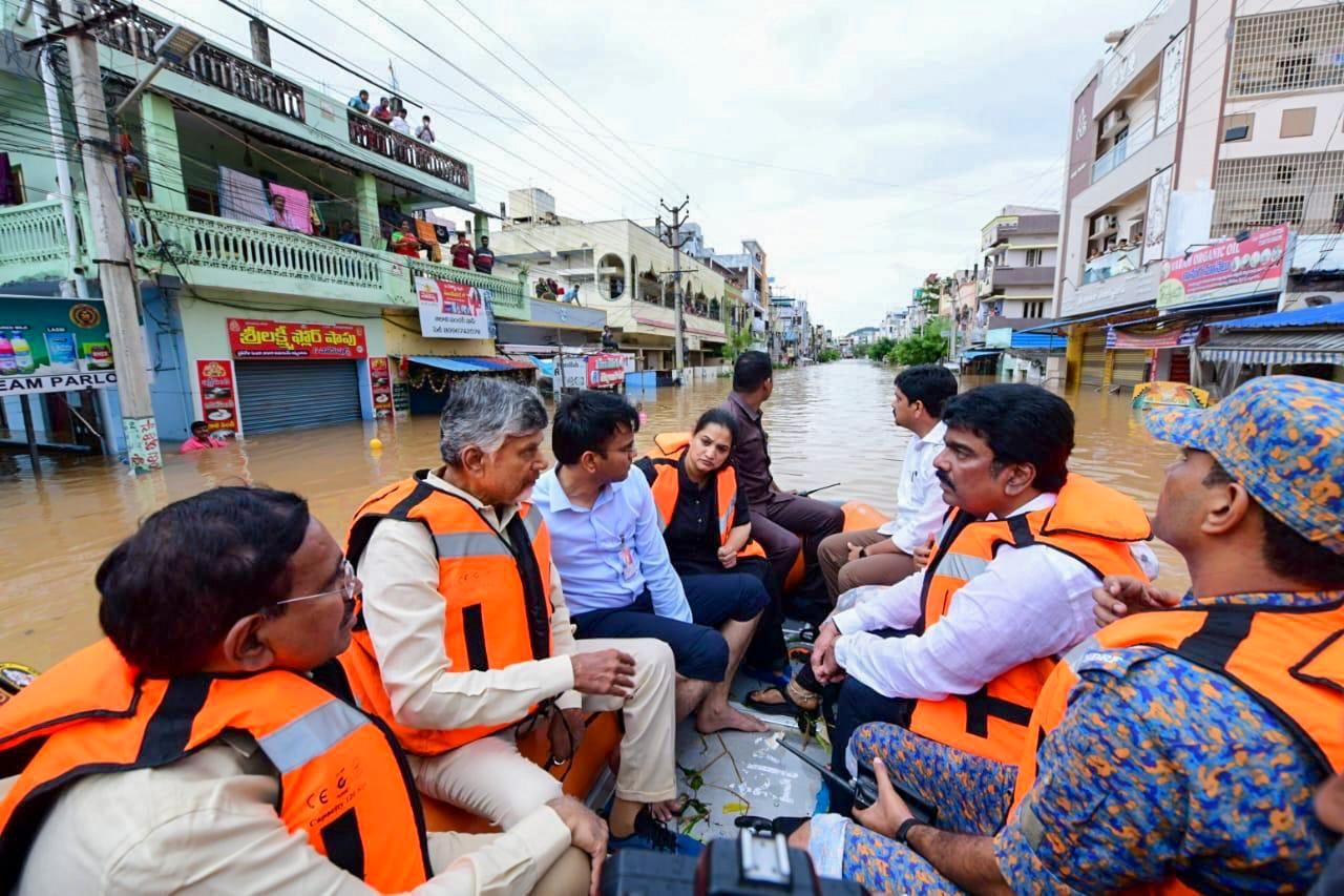 During his visit, the Chief Minister assessed the situation and discussed the relief measures with officials