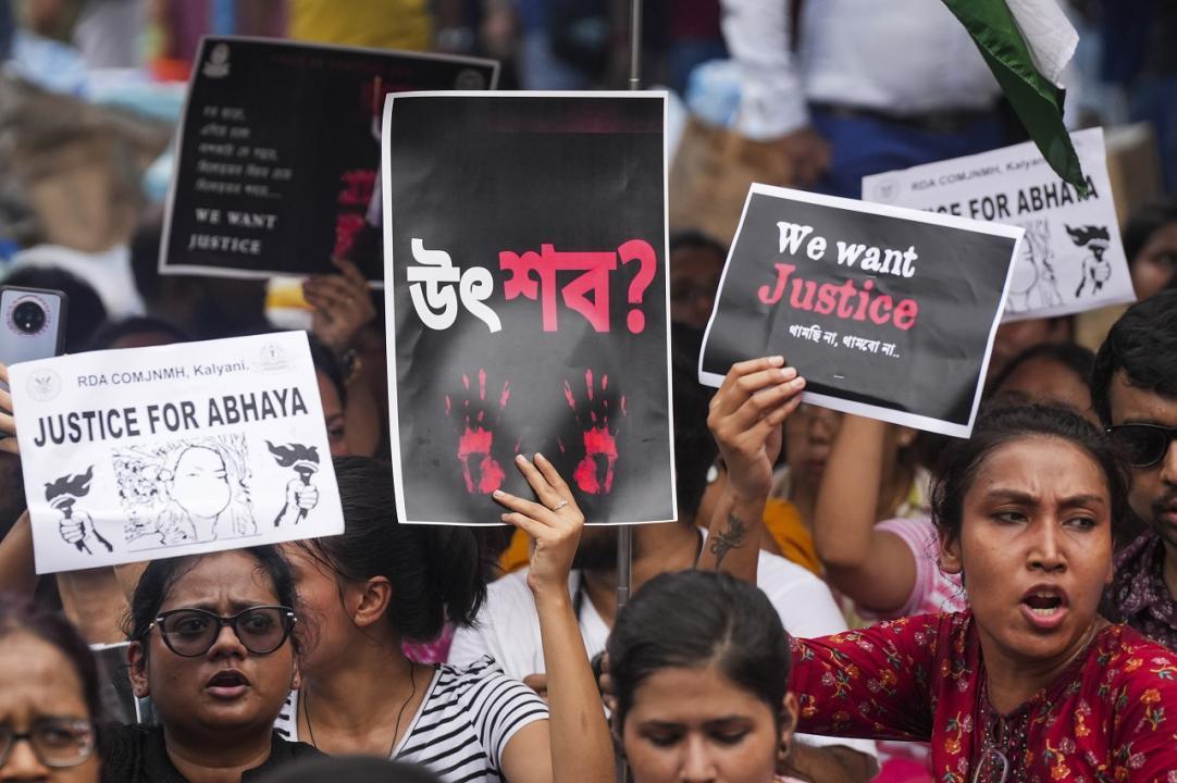 In Photos: Junior doctors in West Bengal continue 'cease work'