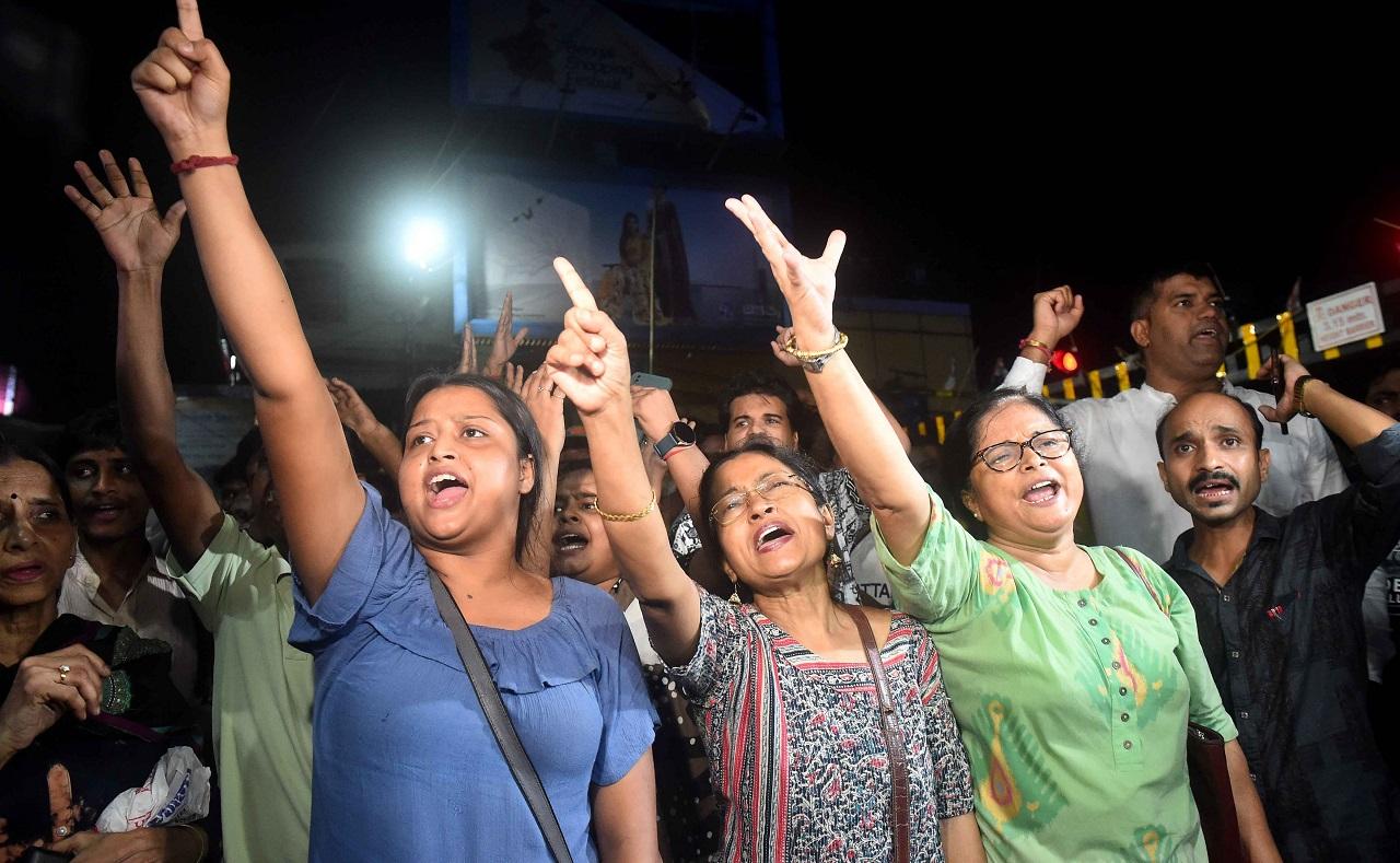 Early morning celebrations with protestors playing drums and blowing conch shells were witnessed at the Swasthya Bhawan agitation site