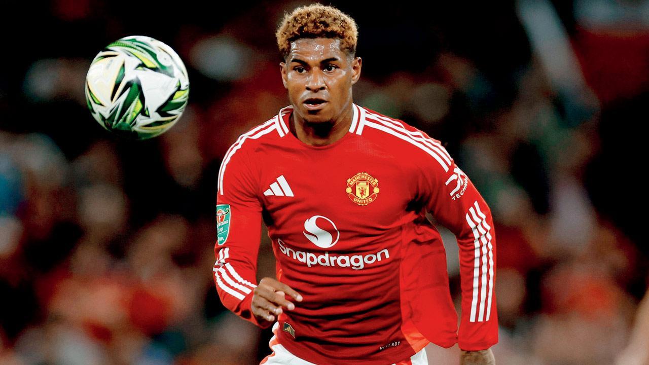 Rashford scores brace as Utd thrash Barnsley