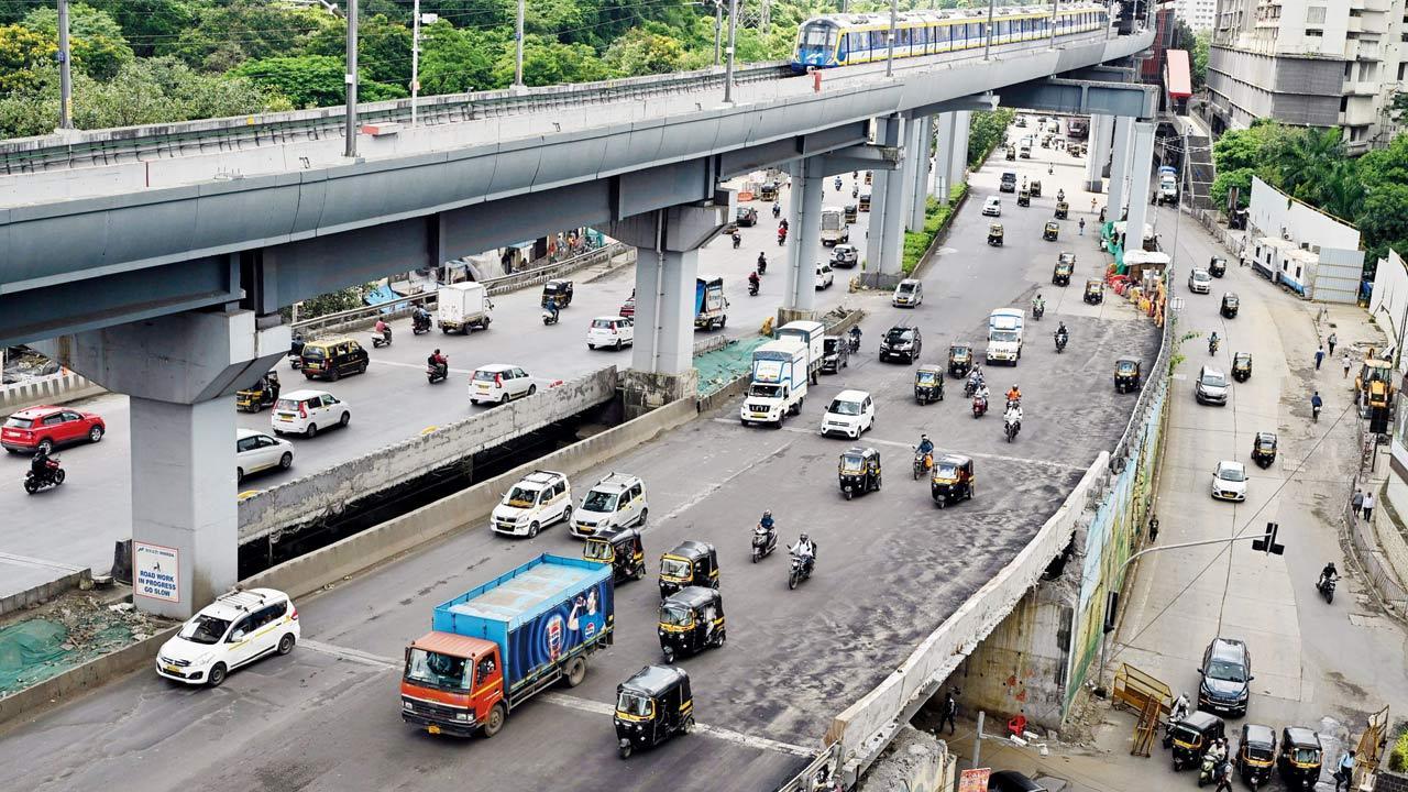 Mumbai: New Akurli Bridge faces pothole woes hours after opening
