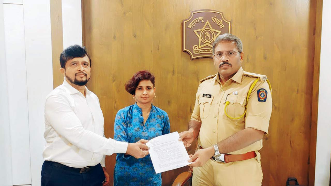 Members with Pankaj Shirsat, DCP (Traffic), Thane