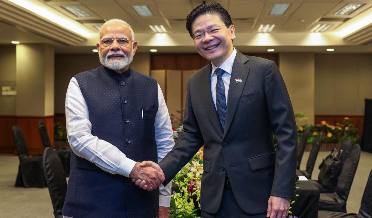 PM Modi in Singapore: Prime Minister Modi meets counterpart Lawrence Wong