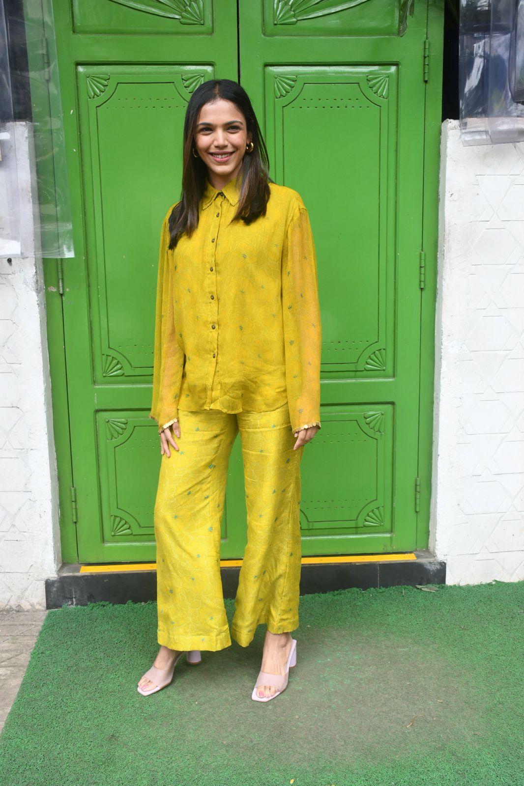 Shriya Pilgaonkar was spotted today at Coconut Boy, Bandra. The actress looked beautiful in green co-ord set